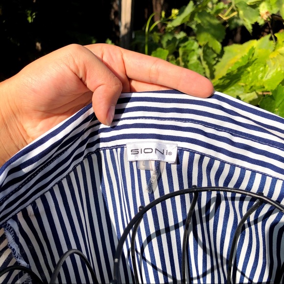 Sioni striped button down blouse w/ bell sleeves - Picture 4 of 9